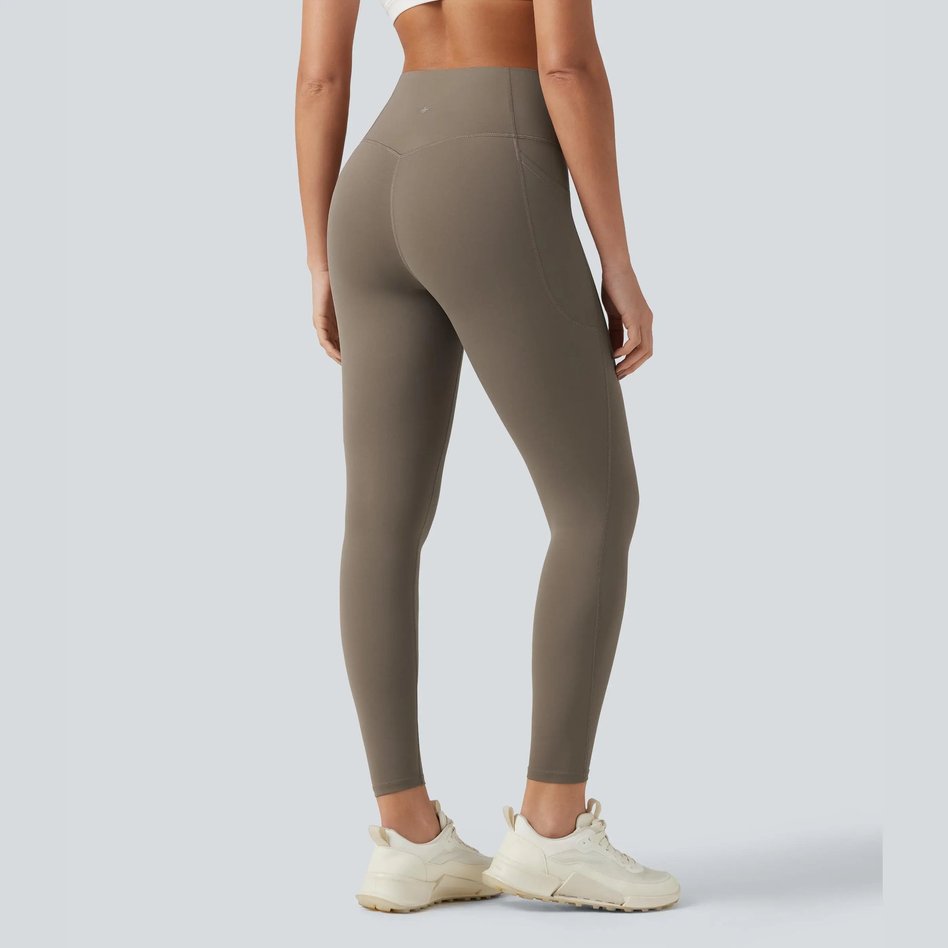 Halara UltraSculpt™ Helanke visokog struka sa kontrolom stomaka i džepovima 💖 Kvalitetno