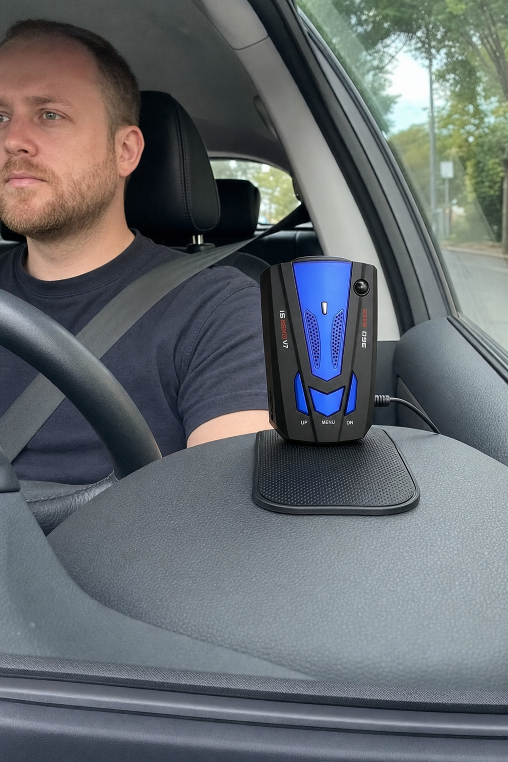 Radar detektor za auto – 360° detekcija do 2500 m Kvalitetno